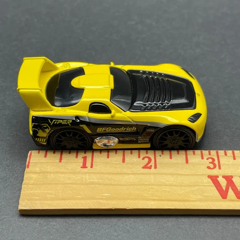 Hot Wheels Hot Tunerz 2002 '02 Dodge Viper‎ GTS-R Sports Car Yellow Diecast 1/64